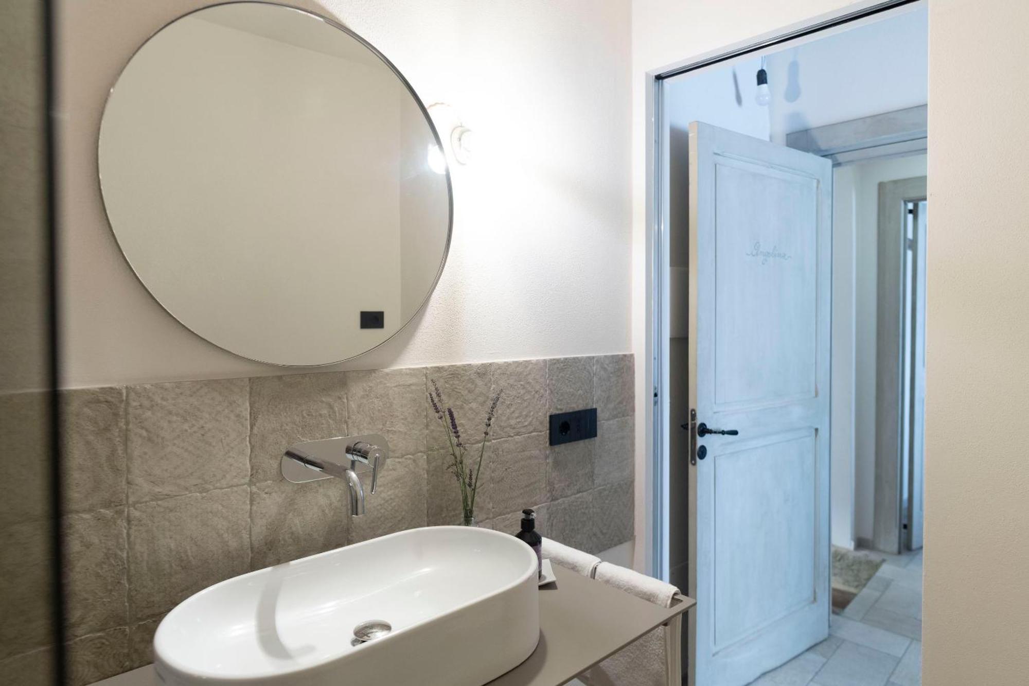 Liela - Ospitalita Di Borgata Hotel Millesimo Bilik gambar